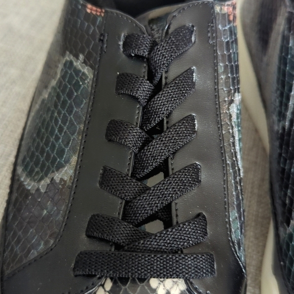 27 Edit Naturalizer Valarie Leather Snake Print Sneaker Shoes Women's Size 6.5M - Picture 5 of 16
